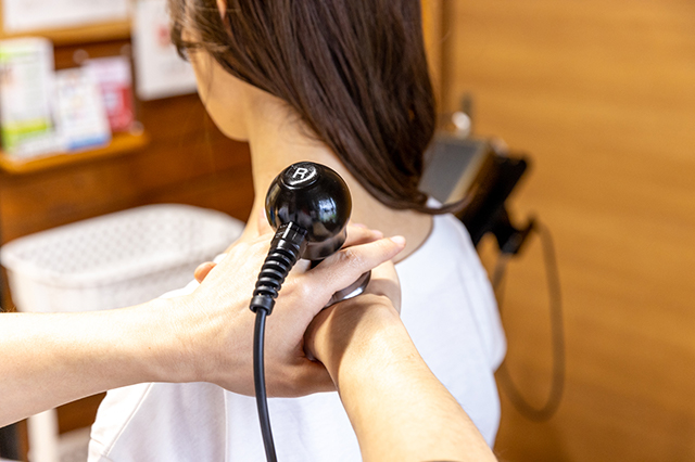 ラジオ波で肩の施術